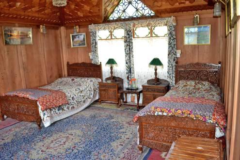 Cultural Palace Houseboat, Srinagar 2